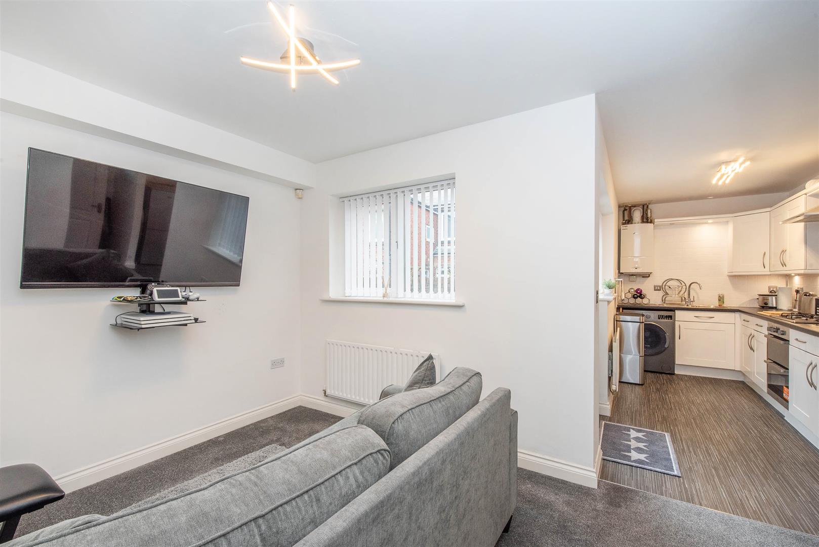 2 bed property in Moon Street, Preston